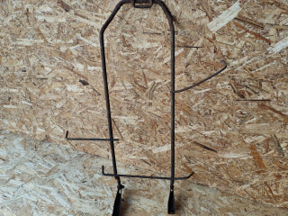 крепление запаски Toyota Picnic 1 поколение 1999, 2.2 л., 3C-TE, дизель, МКПП, минивэн