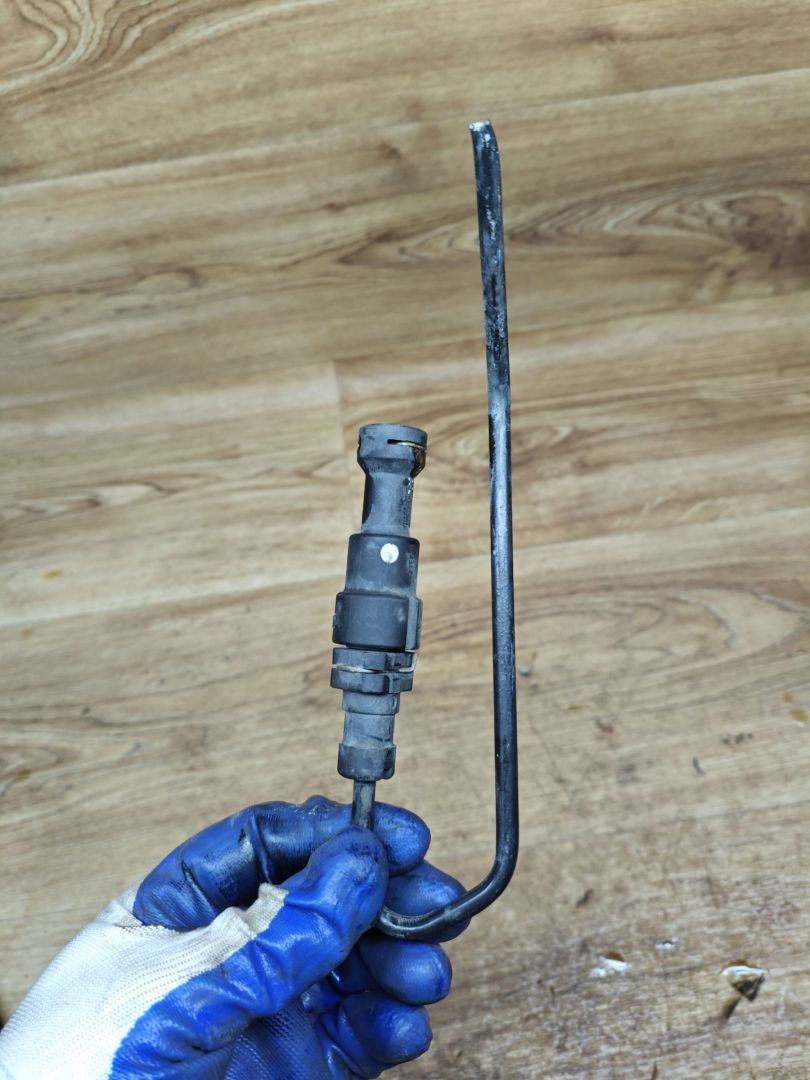 трубка (шланг) сцепления Land Rover Range Rover Evoque L538 2012, 2.2 л., 224DT, дизель, МКПП, внедорожник 5 дв. - фото №1