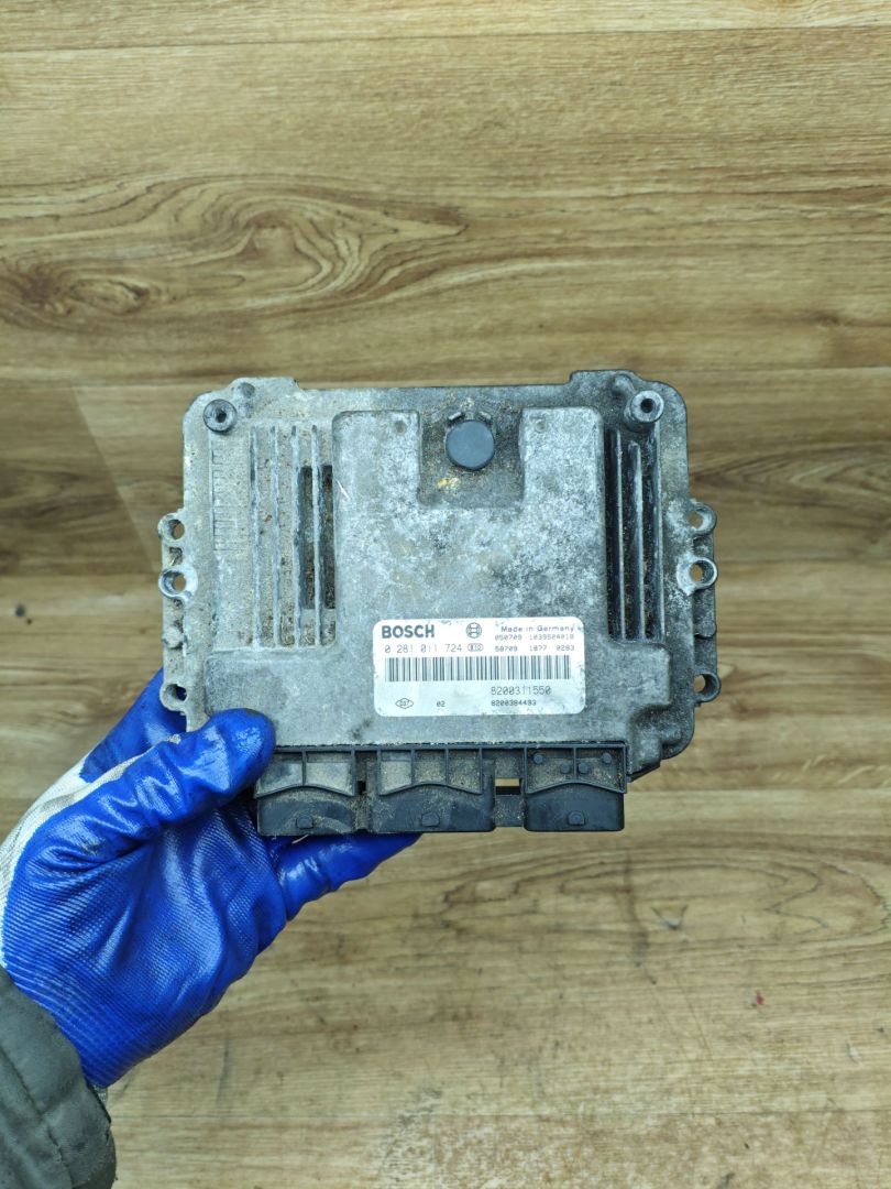 блок управления двигателем Renault Espace 4 поколение 2006, 2.2 л., G9T 742, дизель, МКПП, минивэн, 0281011724, 8200311550 - фото №1