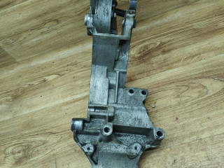 кронштейн генератора Renault Espace 4 поколение 2006, 2.2 л., G9T 742, дизель, МКПП, минивэн, 8200154164