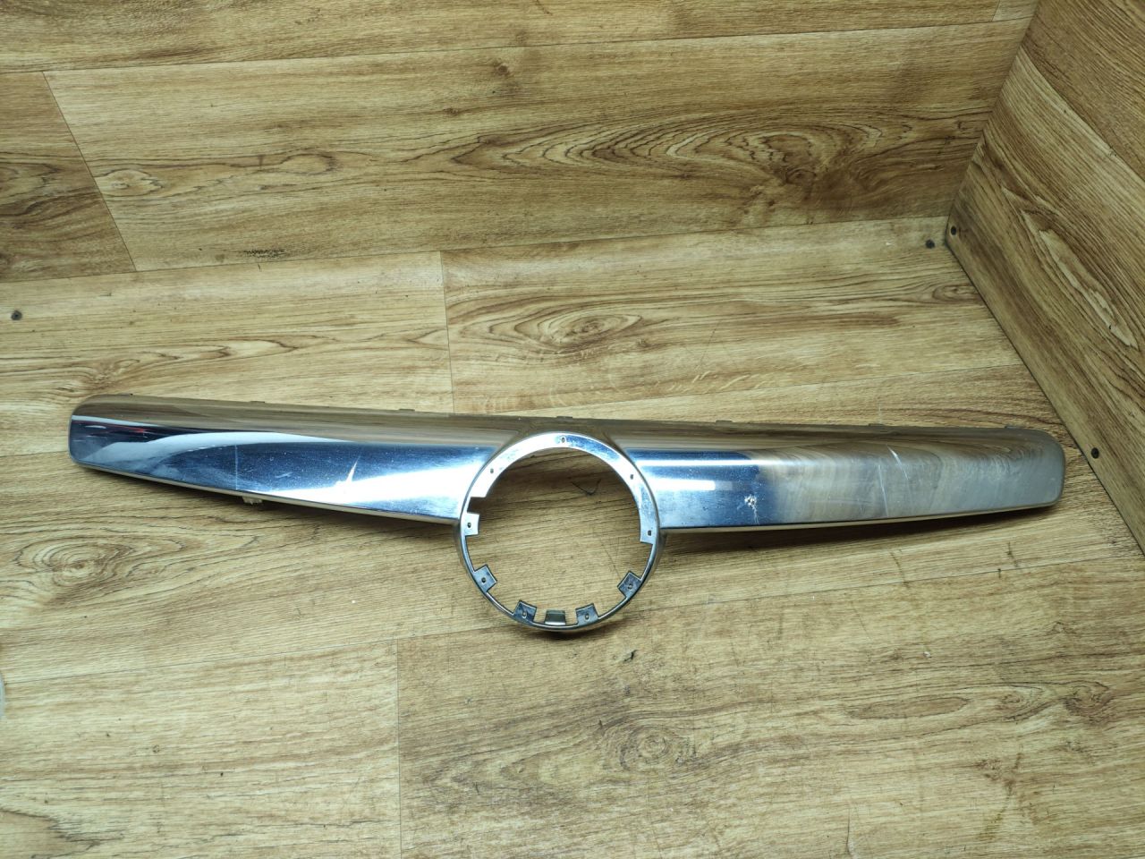 решетка радиатора Opel Insignia 1 поколение (A) 2008, 2.0 л., A 20 DTH, дизель, МКПП, седан, 13238426 - фото №1