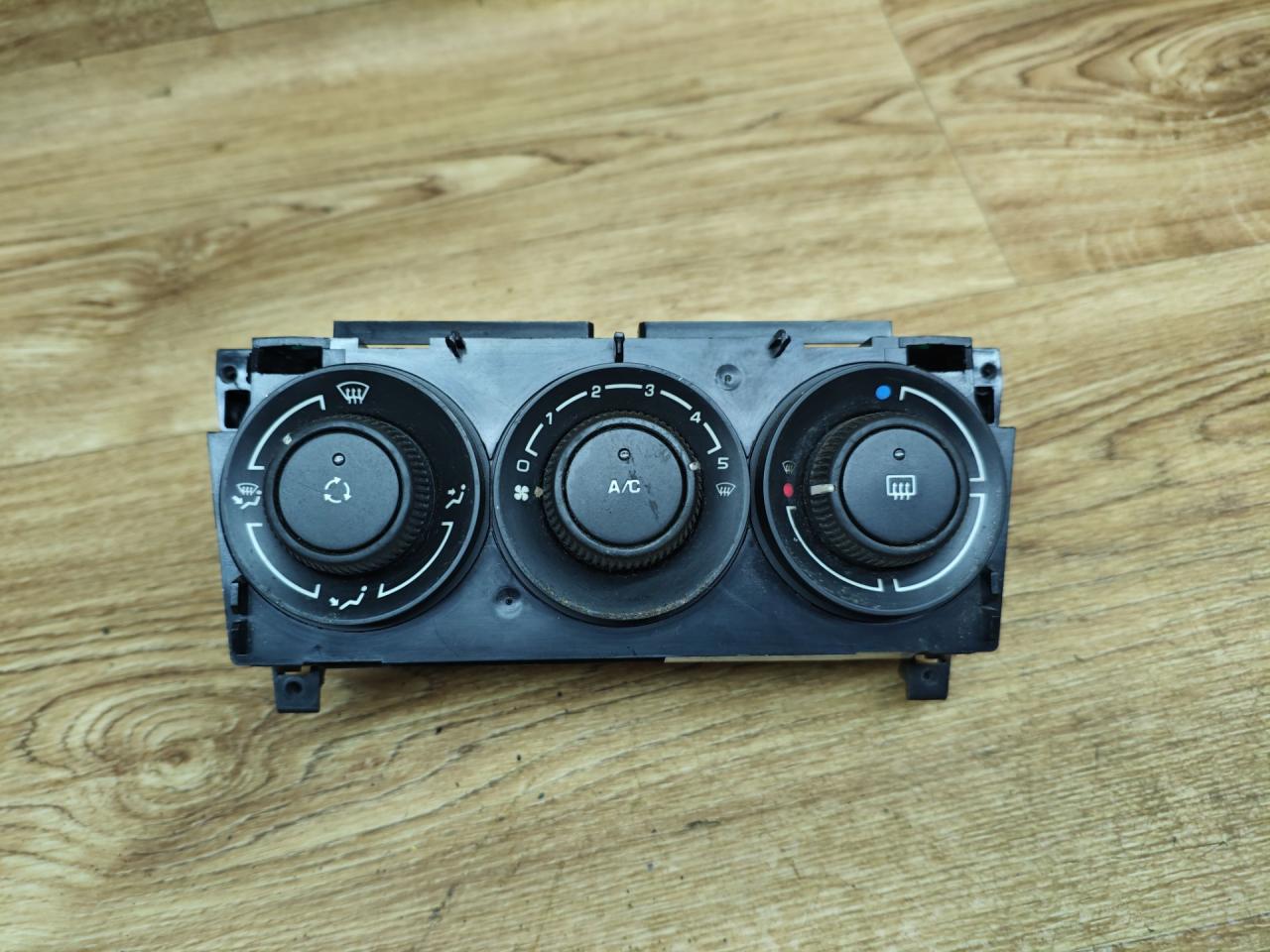 блок управления печки / климат-контроля Peugeot 5008 1 поколение 2011, 1.6 л., дизель, МКПП, минивэн - фото №1