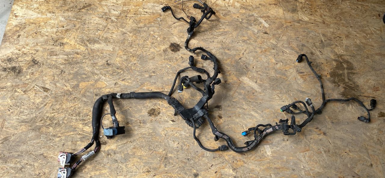 проводка двигателя Peugeot 3008 1 поколение 2010, 1.6 л., 9HR (DV6C), дизель, робот, внедорожник 5 дв., 9673749780 - фото №1