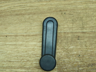 ручка стеклоподъемника Toyota Corolla 9 поколение (E120/E130) 2002, 1.4 л., 4ZZ-FE, бензин, МКПП, хетчбэк 5 дв., 6926002020