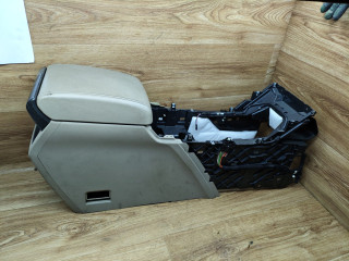 подлокотник Land Rover Range Rover Evoque L538 2012, 2.2 л., 224DT, дизель, МКПП, внедорожник 5 дв.