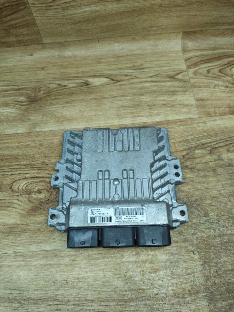 блок управления двигателем Peugeot 5008 1 поколение 2011, 1.6 л., дизель, МКПП, минивэн, HW9666571380, 9676761080 - фото №1