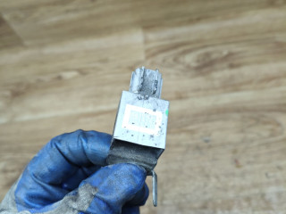 конденсатор Toyota Corolla 9 поколение (E120/E130) 2002, 1.4 л., 4ZZ-FE, бензин, МКПП, хетчбэк 5 дв., 90980-04165