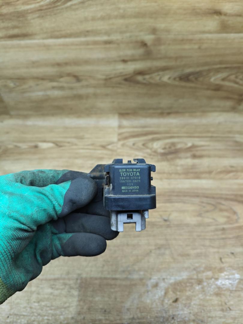 реле накала свечей Toyota Avensis Verso 1 поколение 2003, 2.0 л., дизель, МКПП, минивэн, 1567000671, 28610-67010 - фото №1
