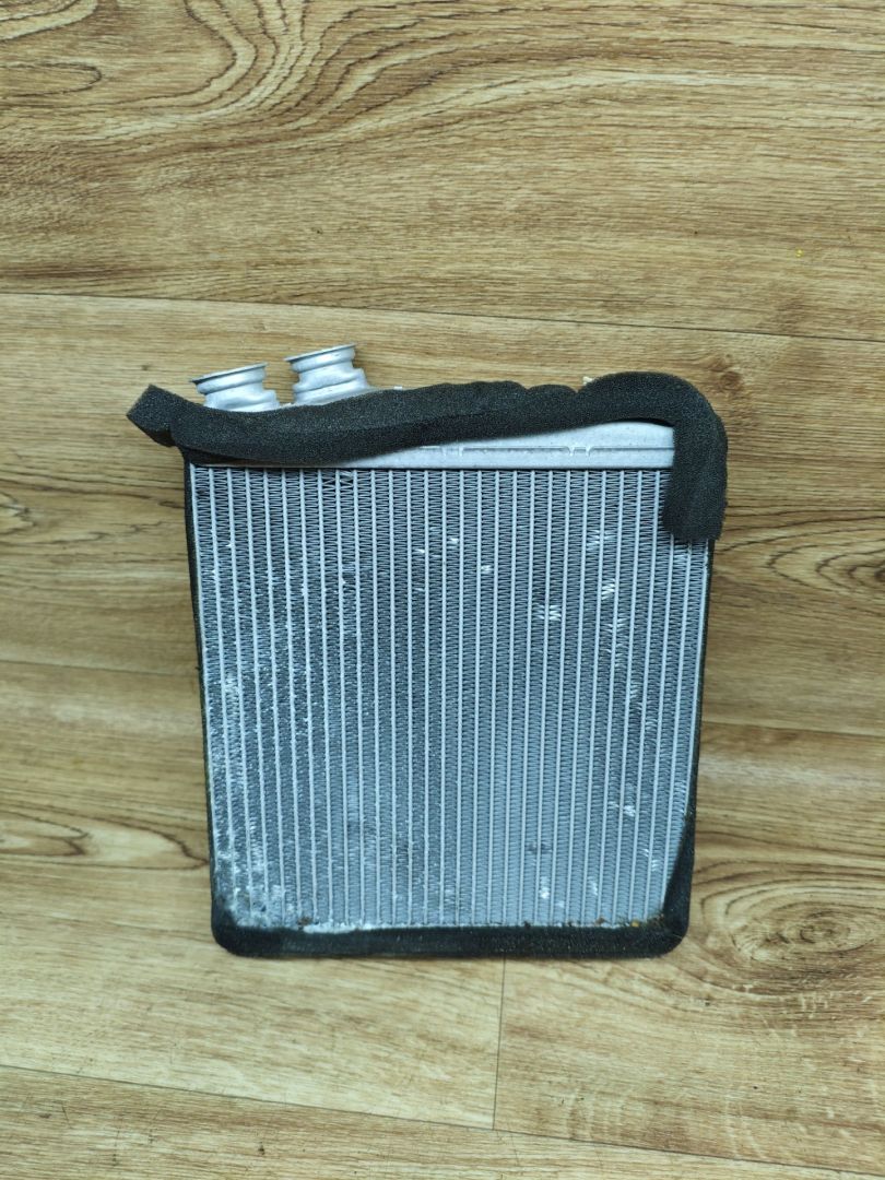 радиатор отопителя (печки) Land Rover Range Rover Evoque L538 2012, 2.2 л., 224DT, дизель, МКПП, внедорожник 5 дв. - фото №1