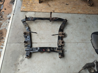 балка подвески передняя (подрамник) Renault Duster 1 поколение 2012, 2.0 л., F4R 403, бензин, АКПП, внедорожник 5 дв., передний привод