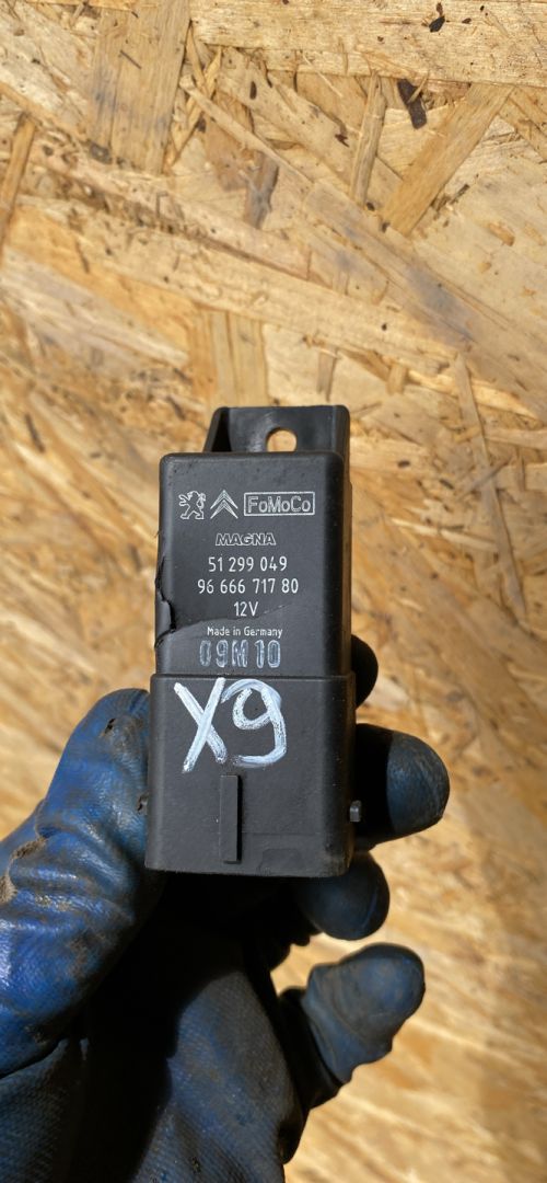 реле накала свечей Peugeot 3008 1 поколение 2010, 1.6 л., 9HR (DV6C), дизель, робот, внедорожник 5 дв., 9666671780, 51299049 - фото №1