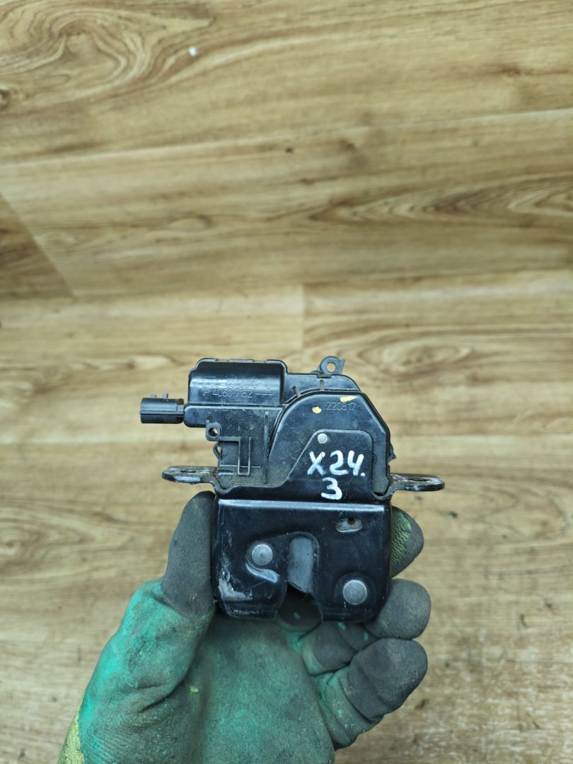 замок багажника Lada Vesta 1 поколение 2017, 1.6 л., бензин, МКПП, седан, 2190-5606010-10 - фото №1