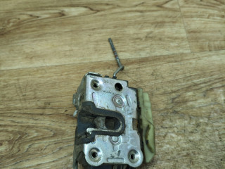 замок двери передней правой Renault Duster 1 поколение 2012, 2.0 л., F4R 403, бензин, АКПП, внедорожник 5 дв., передний привод