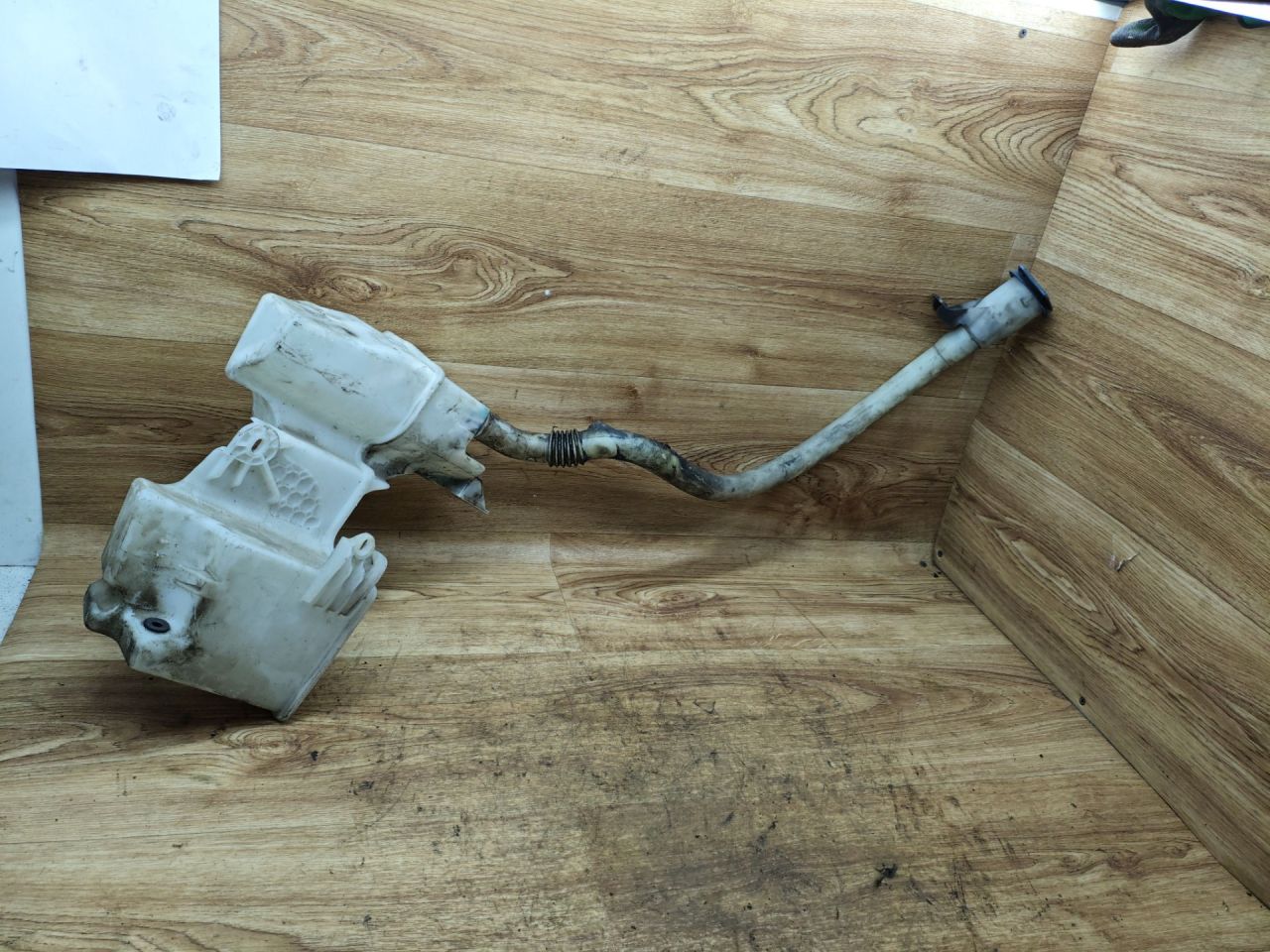 бачок омывателя Volkswagen Transporter T5 2004, 1.9 л., AXC, дизель, МКПП, микроавтобус - фото №1