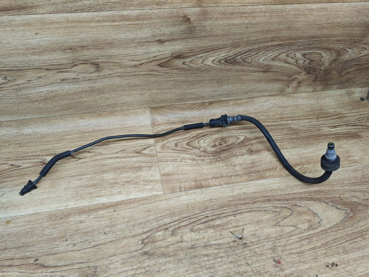 трубка (шланг) сцепления Land Rover Range Rover Evoque L538 2012, 2.2 л., 224DT, дизель, МКПП, внедорожник 5 дв., 6G9N-7K592-BD - фото №1