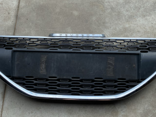 решетка радиатора Peugeot 208 1 поколение 2012, 1.2 л., бензин, МКПП, хетчбэк 3 дв., 9672794377, 9676232976