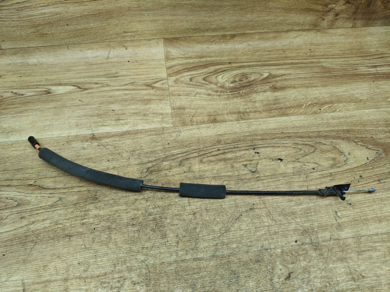 трос двери Lada Vesta 1 поколение 2017, 1.6 л., бензин, МКПП, седан - фото №1