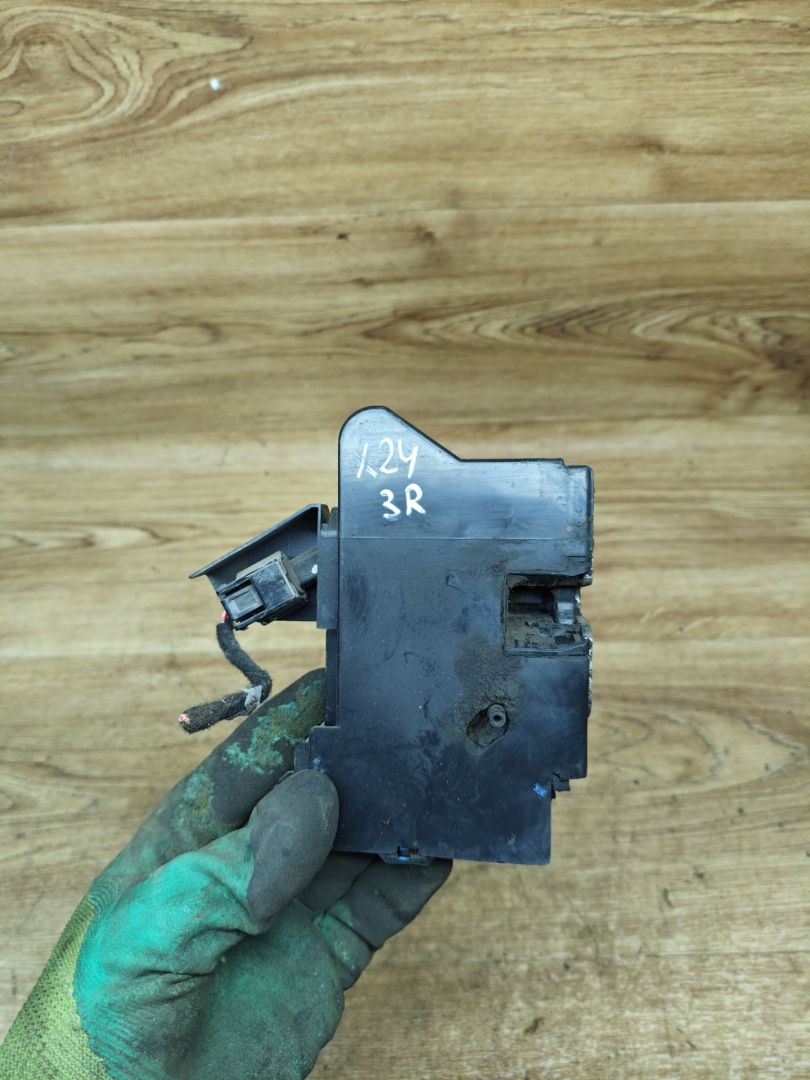 замок двери задней правой Lada Vesta 1 поколение 2017, 1.6 л., бензин, МКПП, седан - фото №1