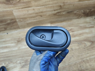 ручка внутренняя задняя правая Renault Duster 1 поколение 2012, 2.0 л., F4R 403, бензин, АКПП, внедорожник 5 дв., передний привод, 8200733847
