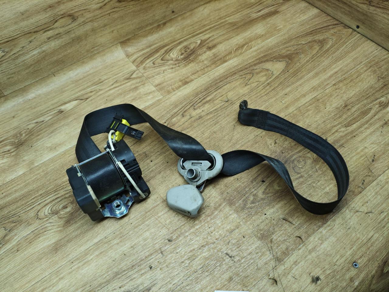 ремень безопасности Volkswagen Transporter T5 2007, 1.9 л., BRS, дизель, МКПП, микроавтобус, 7H0857805F - фото №1