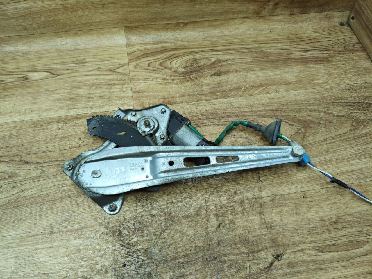 стеклоподъемник электрический задний правый Geely SC7 1 поколение 2013, 1.8 л., JL4G18, бензин, МКПП, седан - фото №1