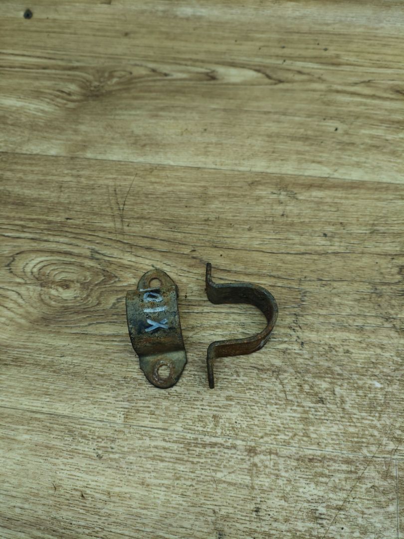 крепление стабилизатора / втулки стабилизатора Toyota Picnic 1 поколение 1998, 2.2 л., 3C-TE, дизель, МКПП, минивэн - фото №1