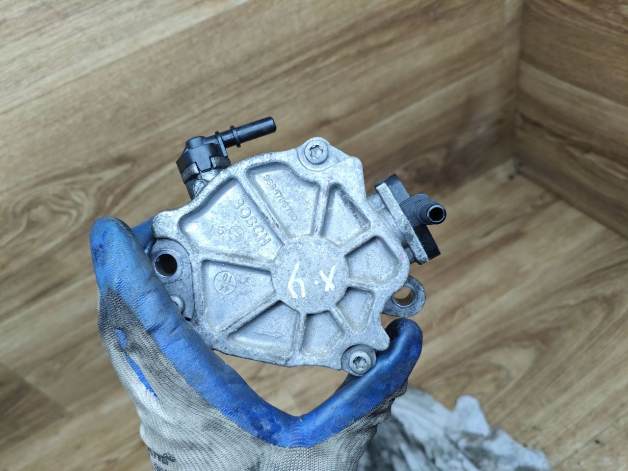 насос вакуумный Peugeot 3008 1 поколение 2010, 1.6 л., 9HR (DV6C), дизель, робот, внедорожник 5 дв., 9684786780 - фото №1