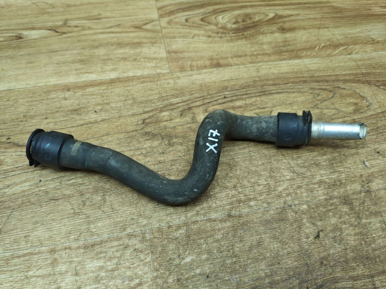 патрубок отопителя (печки) Peugeot 208 1 поколение 2012, 1.2 л., бензин, МКПП, хетчбэк 3 дв. - фото №1