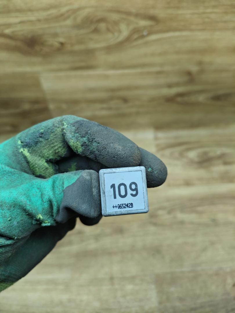 реле (прочие) Volkswagen Transporter T5 2007, 1.9 л., BRS, дизель, МКПП, микроавтобус, 1J0906381A - фото №1