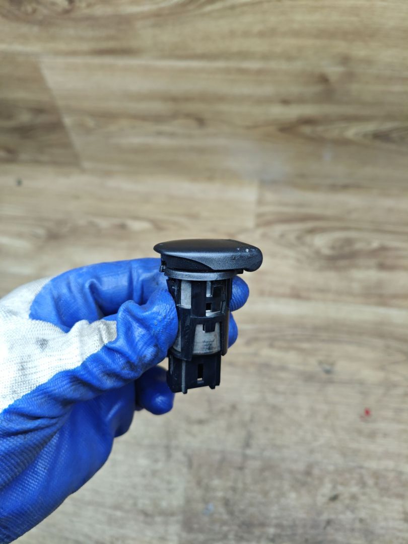 прикуриватель Lada Vesta 1 поколение 2017, 1.6 л., бензин, МКПП, седан - фото №1