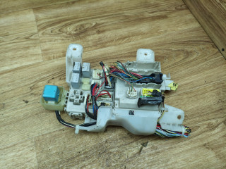 блок предохранителей Toyota Corolla 9 поколение (E120/E130) 2002, 1.4 л., 4ZZ-FE, бензин, МКПП, хетчбэк 5 дв.