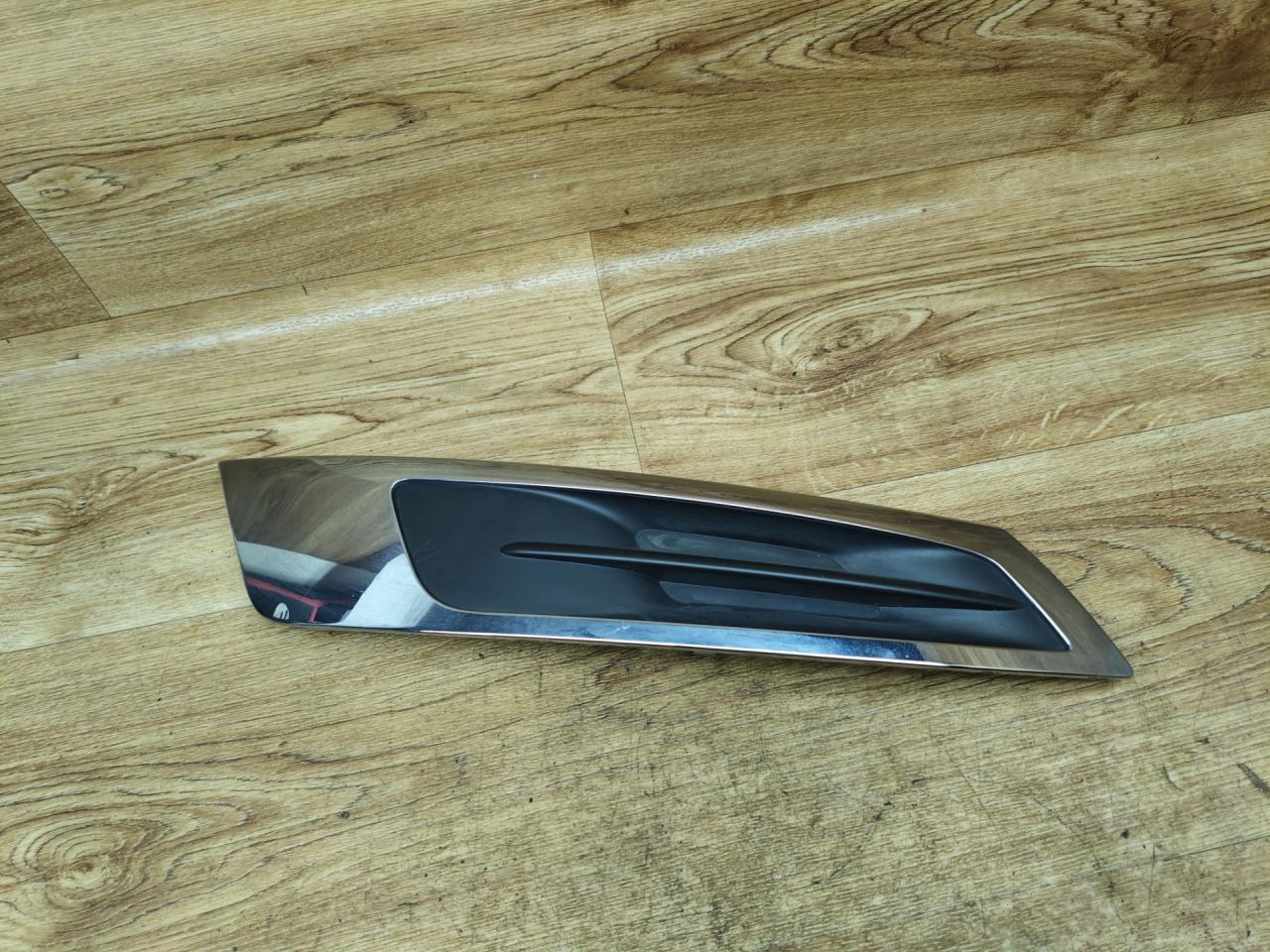 молдинг переднего бампера Peugeot 5008 1 поколение 2011, 1.6 л., дизель, МКПП, минивэн - фото №1