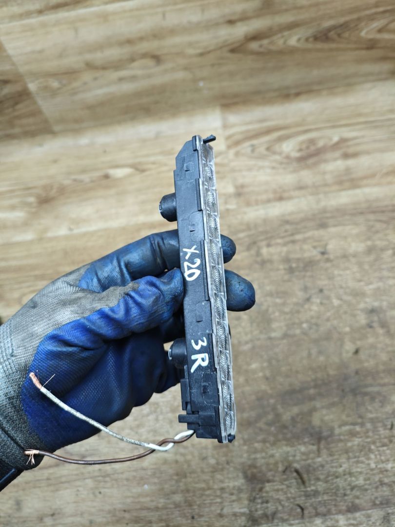 дополнительный стоп-сигнал Volkswagen Transporter T5 2007, 1.9 л., BRS, дизель, МКПП, микроавтобус, 7H0945097C - фото №1