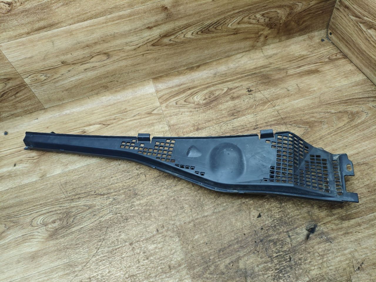 дождевик Renault Duster 1 поколение 2012, 2.0 л., F4R 403, бензин, АКПП, внедорожник 5 дв., передний привод, 8200825457 - фото №1