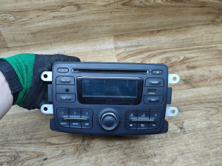 магнитола Renault Duster 1 поколение 2012, 2.0 л., F4R 403, бензин, АКПП, внедорожник 5 дв., передний привод, 281157299R
