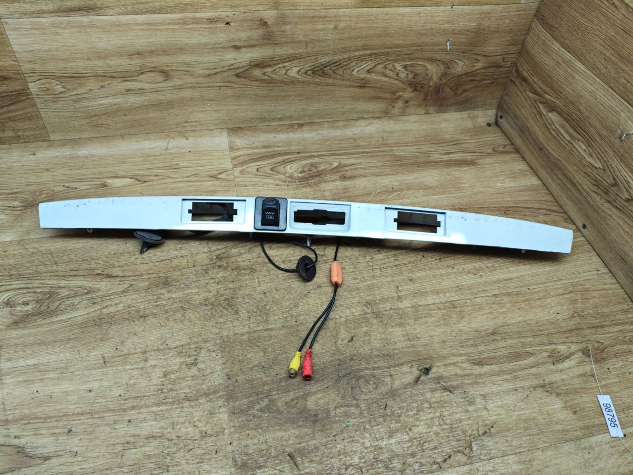 накладка двери (крышки) багажника Lada Vesta 1 поколение 2017, 1.6 л., бензин, МКПП, седан - фото №1