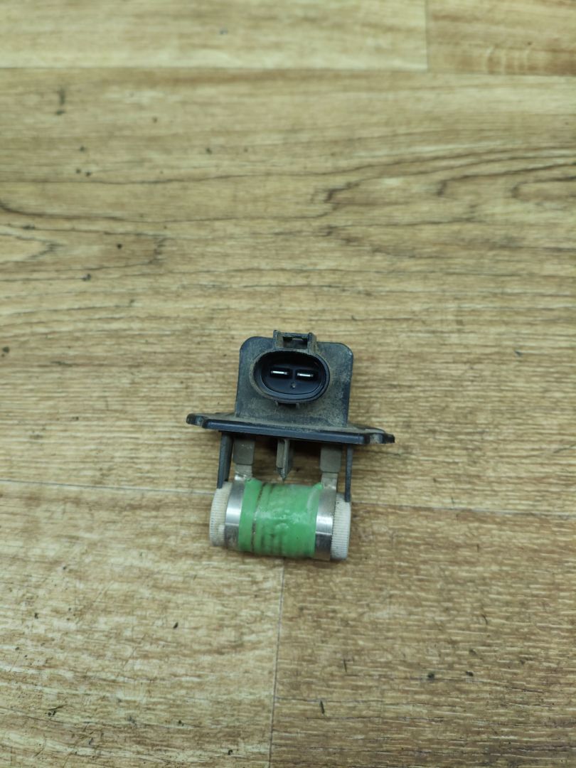 блок управления вентилятором (реле) Hyundai Solaris 1 поколение 2013, 1.6 л., G4FC, бензин, АКПП, седан - фото №1