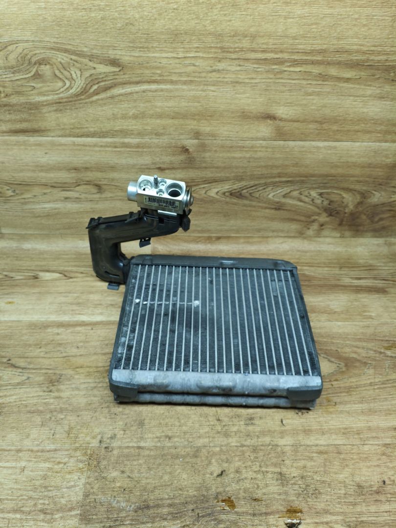 радиатор отопителя (печки) Land Rover Range Rover Evoque L538 2012, 2.2 л., 224DT, дизель, МКПП, внедорожник 5 дв. - фото №1