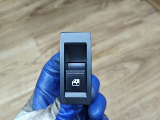 кнопка стеклоподъемника двери задней Lada Vesta 1 поколение 2017, 1.6 л., бензин, МКПП, седан, 8450006925