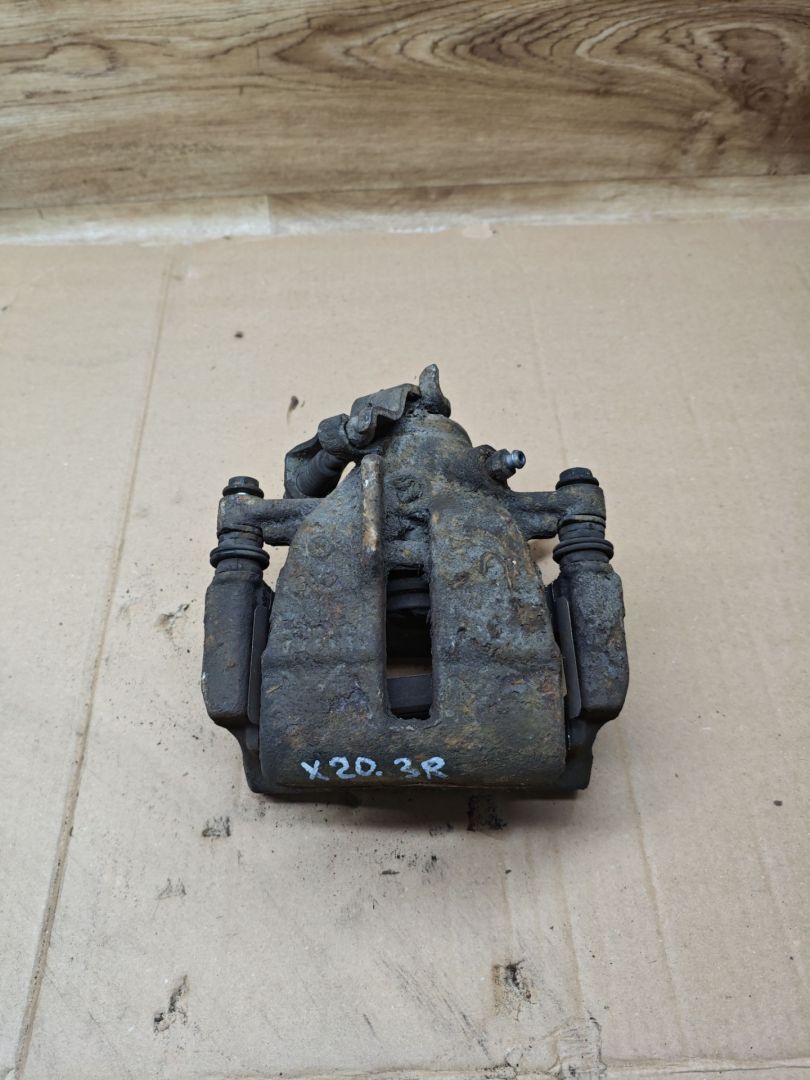 суппорт задний правый Volkswagen Transporter T5 2007, 1.9 л., BRS, дизель, МКПП, микроавтобус - фото №1