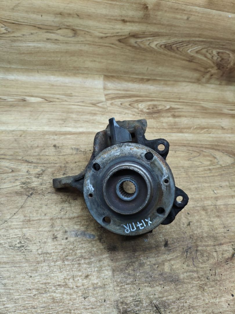 ступица передняя правая Peugeot 208 1 поколение 2012, 1.2 л., бензин, МКПП, хетчбэк 3 дв. - фото №1