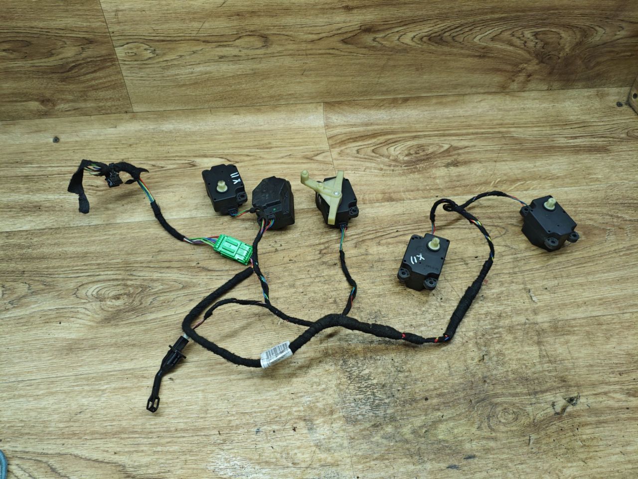 моторчик заслонки печки Land Rover Range Rover Evoque L538 2012, 2.2 л., 224DT, дизель, МКПП, внедорожник 5 дв., 6G9N-19E616-BB, PL-16075-26 - фото №1