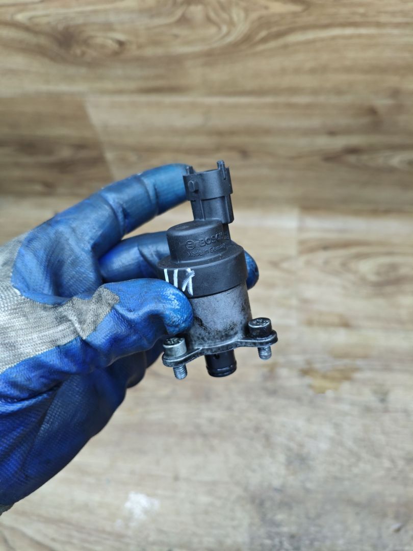 pегулятор давления топлива Land Rover Range Rover Evoque L538 2012, 2.2 л., 224DT, дизель, МКПП, внедорожник 5 дв., 0928400664 - фото №1