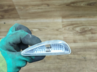 повторитель поворота на крыле правый Hyundai Solaris 1 поколение 2013, 1.6 л., G4FC, бензин, АКПП, седан