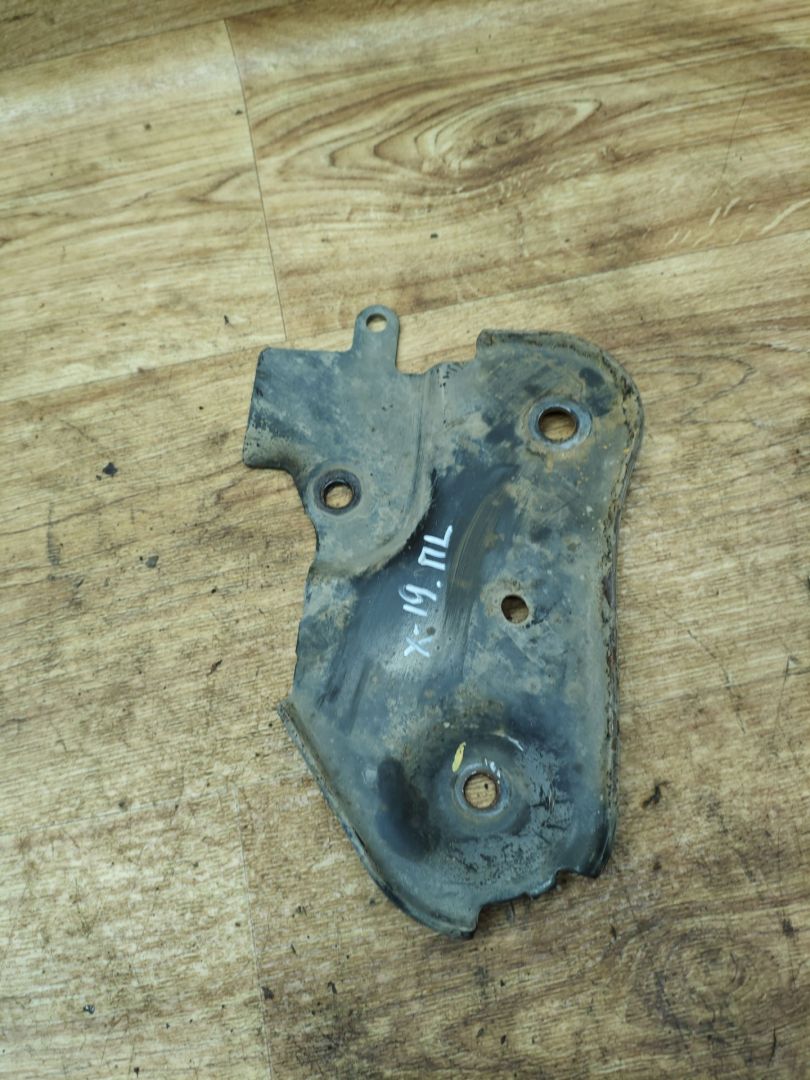 Кронштейн балки Renault Duster 1 поколение 2012, 2.0 л., F4R 403, бензин, АКПП, внедорожник 5 дв., передний привод - фото №1