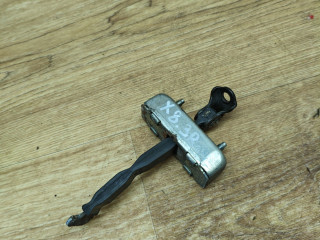 ограничитель открывания двери Toyota Corolla 9 поколение (E120/E130) 2002, 1.4 л., 4ZZ-FE, бензин, МКПП, хетчбэк 5 дв.