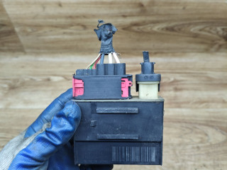 реле накала свечей Peugeot 3008 1 поколение 2011, 1.6 л., дизель, МКПП, внедорожник 5 дв., 9662570880