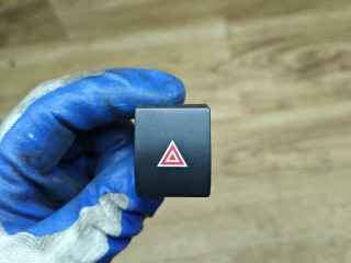 кнопка аварийной сигнализации Peugeot 3008 1 поколение 2010, 1.6 л., 9HR (DV6C), дизель, робот, внедорожник 5 дв., 96652440XT