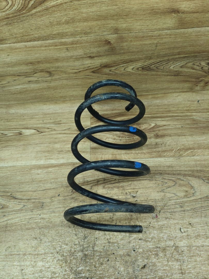 пружина передняя Toyota Corolla 9 поколение (E120/E130) 2002, 1.4 л., 4ZZ-FE, бензин, МКПП, хетчбэк 5 дв. - фото №1