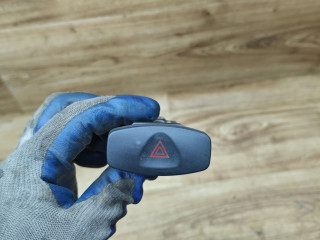 кнопка аварийной сигнализации Renault Duster 1 поколение 2012, 2.0 л., F4R 403, бензин, АКПП, внедорожник 5 дв., передний привод